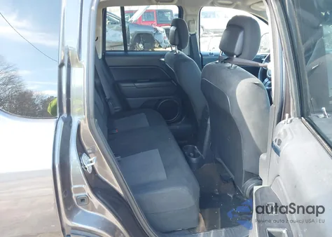 2016 Jeep Compass Sport z USA, uszkodzony, nr VIN 1C4NJCBA9GD641600